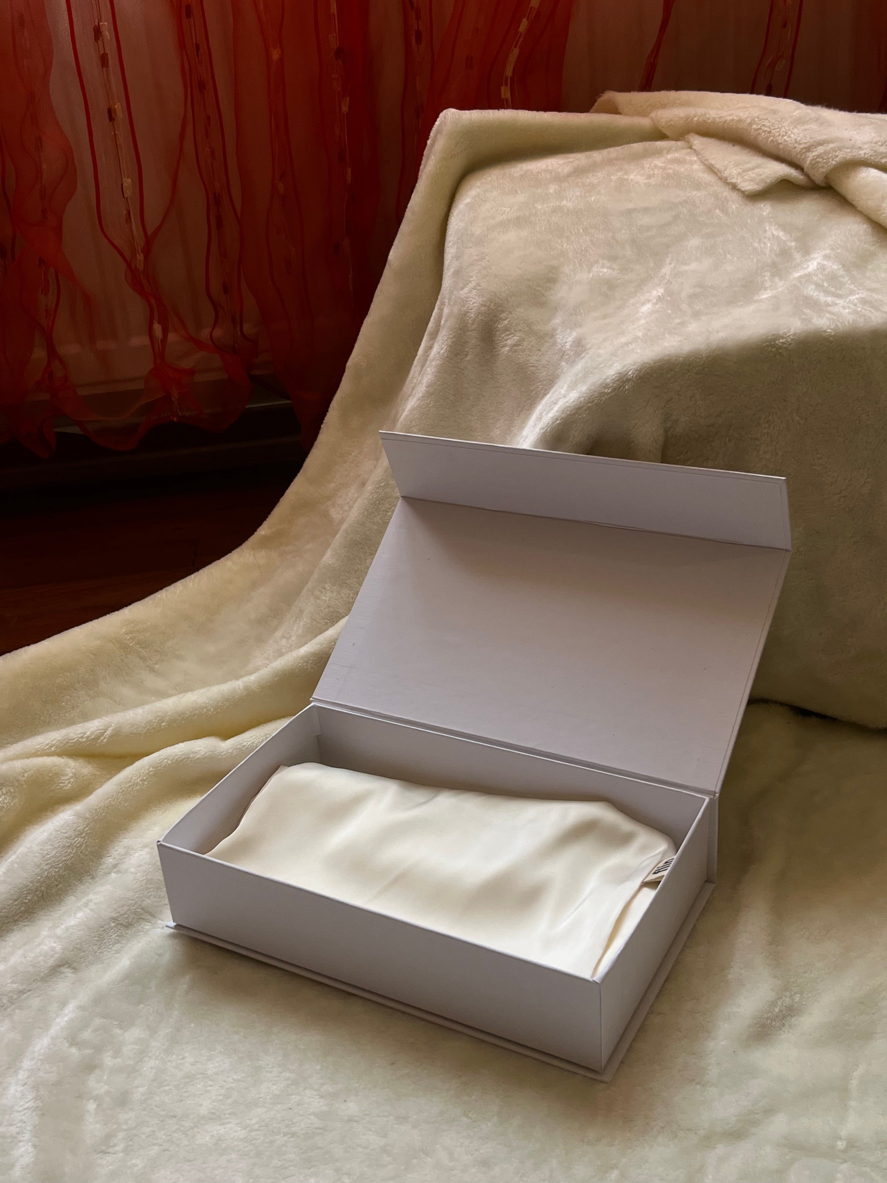 Dut İpek Beyaz Premium Yastık Kılıfı